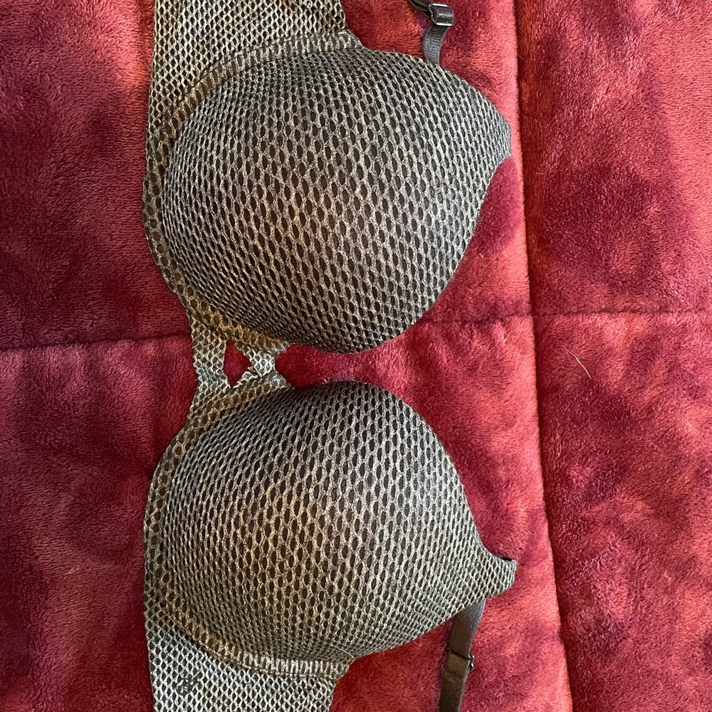 Victoria’s Secret Black 34D Perfect Shape Bra